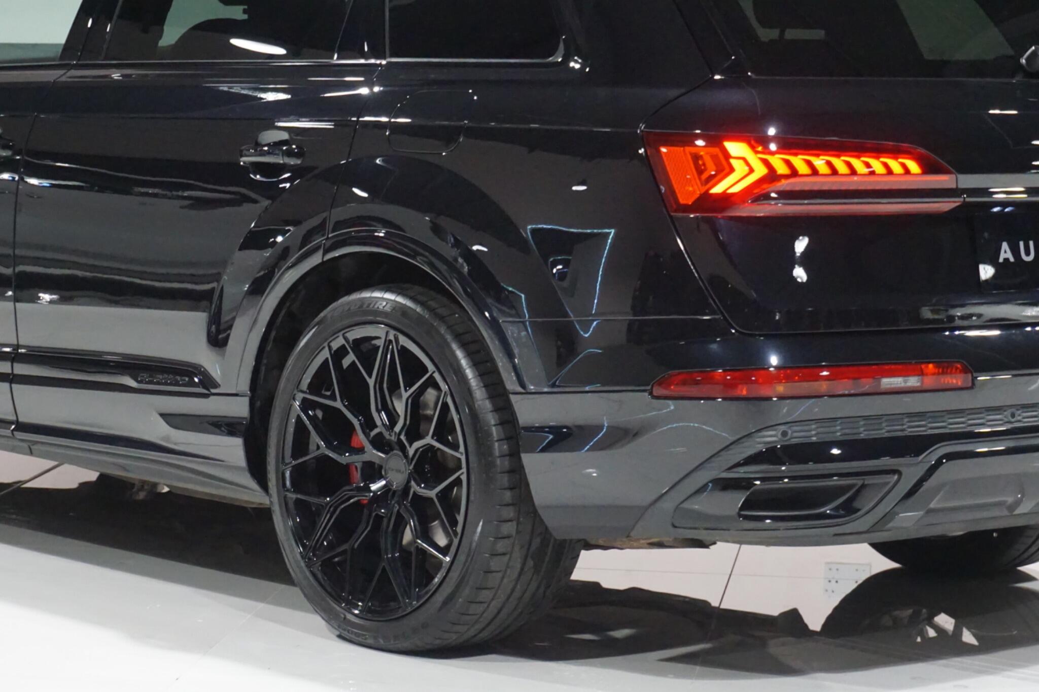 Audi Q7 3.0 TFSIe V6 55 S line SUV 5dr Petrol Plug-in Hybrid Tiptronic quattro Euro 6 (s/s) 17.9kWh (381 ps)